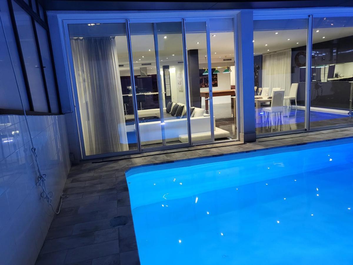 Luxurious Villa Marly II كاستيلديفيلس المظهر الخارجي الصورة